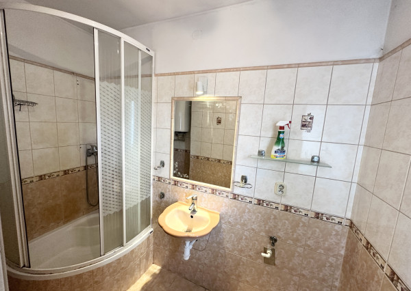 2. izbový byt  s vlastnou záhradkou /šopkou  a parkovacím priestorom pri bytovke   Dohňany  - Púchov