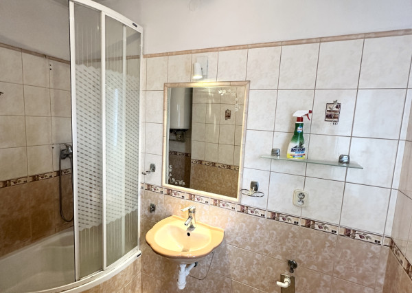 2. izbový byt  s vlastnou záhradkou /šopkou  a parkovacím priestorom pri bytovke   Dohňany  - Púchov