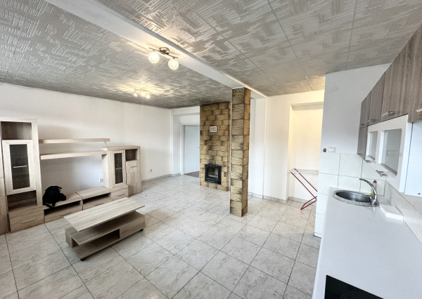 2. izbový byt  s vlastnou záhradkou /šopkou  a parkovacím priestorom pri bytovke   Dohňany  - Púchov