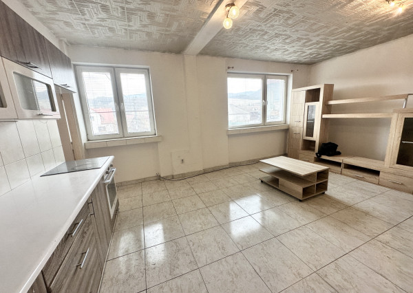 2. izbový byt  s vlastnou záhradkou /šopkou  a parkovacím priestorom pri bytovke   Dohňany  - Púchov