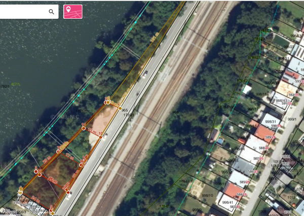Predaj pozemku v priemyselnej časti mesta Púchov  / Nosice - stavebný pozemok