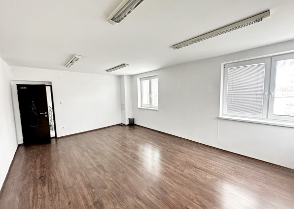 Reality Pre Vás   29 m2 kancelária v samom centre mesta Púchov