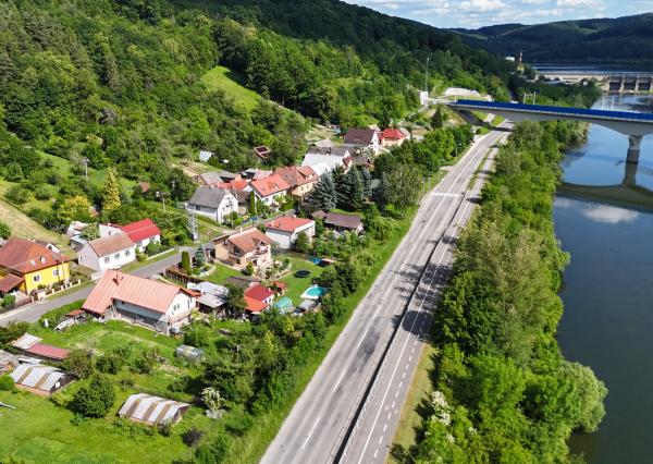 Reality Pre Vás  - máme pre vás skvelú ponuku  Pozemok s RD len kúsok od Púchova
