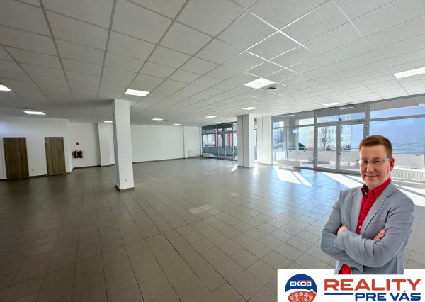 Reality Pre Vás -  Prenájom priestorov  preskleného priestoru - Dvory  Púchov  200 m2
