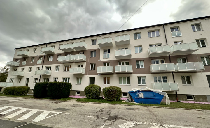 Reality  Pre Vás  - Predaj - 2 izbový byt  SNP  Tr. Teplice - fotografia 4
