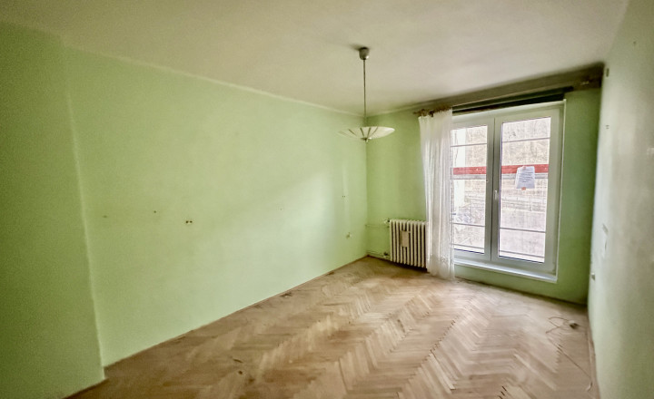 Reality  Pre Vás  - Predaj - 2 izbový byt  SNP  Tr. Teplice - fotografia 10