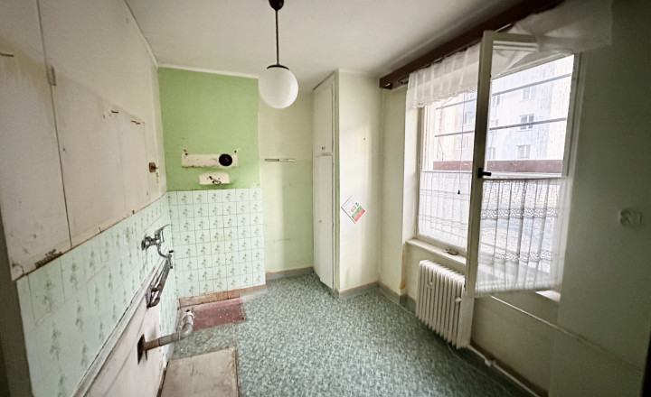 Reality  Pre Vás  - Predaj - 2 izbový byt  SNP  Tr. Teplice - fotografia 12