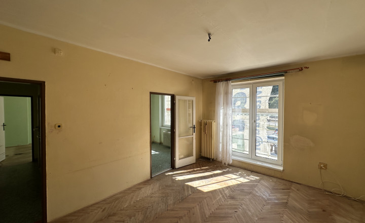 Reality  Pre Vás  - Predaj - 2 izbový byt  SNP  Tr. Teplice - fotografia 14