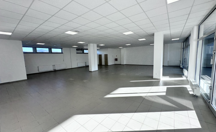 Reality Pre Vás -  Prenájom priestorov  preskleného priestoru - Dvory  Púchov  200 m2 - fotografia 10