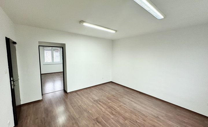 Dvojkancelária  v novostavbe rovno v centre mesta  Púchov  35 m2  Prenajate - fotografia 4