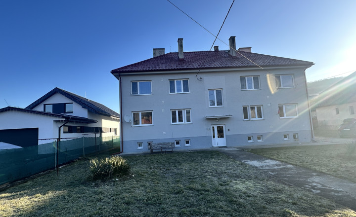 2 izbový byt s pozemkom  260m2  vlastnou záhradkou  a šopkou - fotografia 16