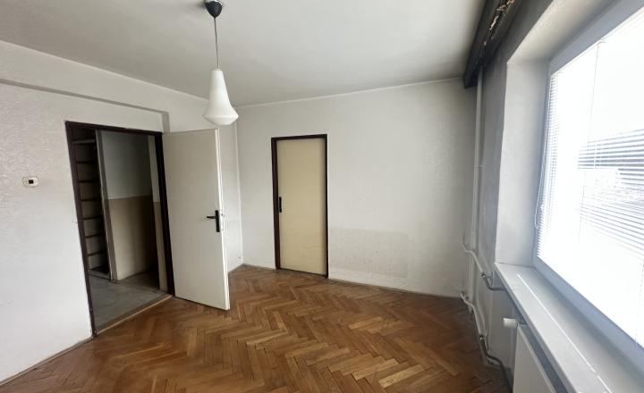 Reality Pre Vás  -Predaj 3-izbový byt s garážou a pozemkom - fotografia 2