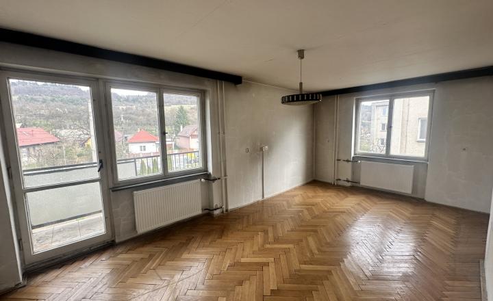 Reality Pre Vás  -Predaj 3-izbový byt s garážou a pozemkom - fotografia 7