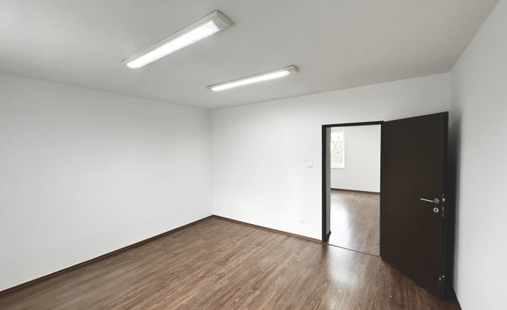 Dvojkancelária  v novostavbe rovno v centre mesta  Púchov  35 m2  Prenajate - fotografia 12