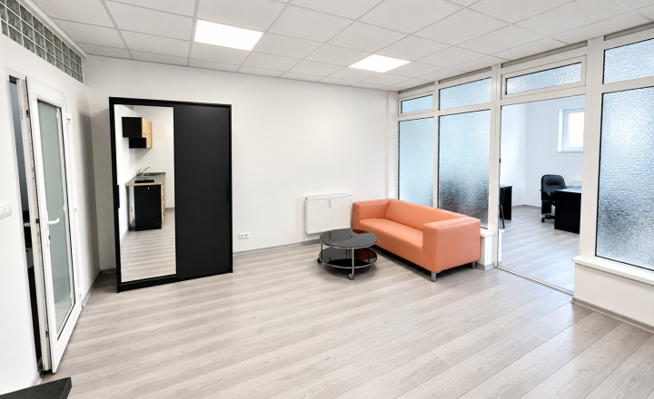 Kancelária v centre mesta  s klimatizáciou - Pasáž  46 m2 - fotografia 7