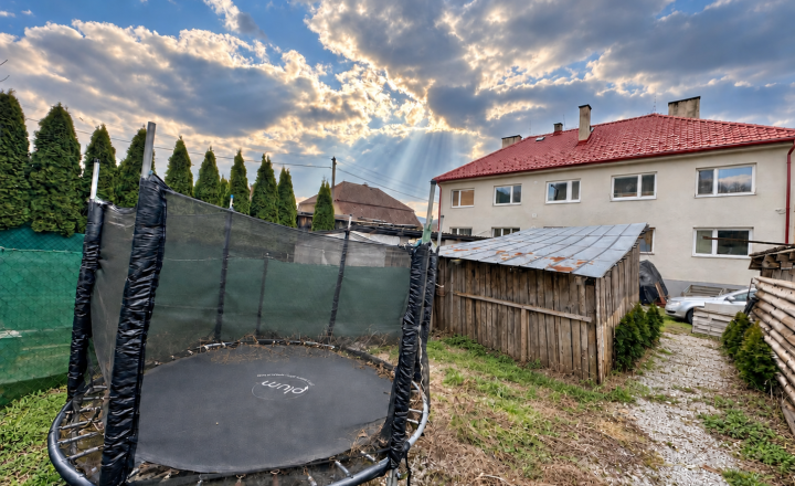 2 izbový byt s pozemkom  260m2  vlastnou záhradkou  a šopkou - fotografia 15