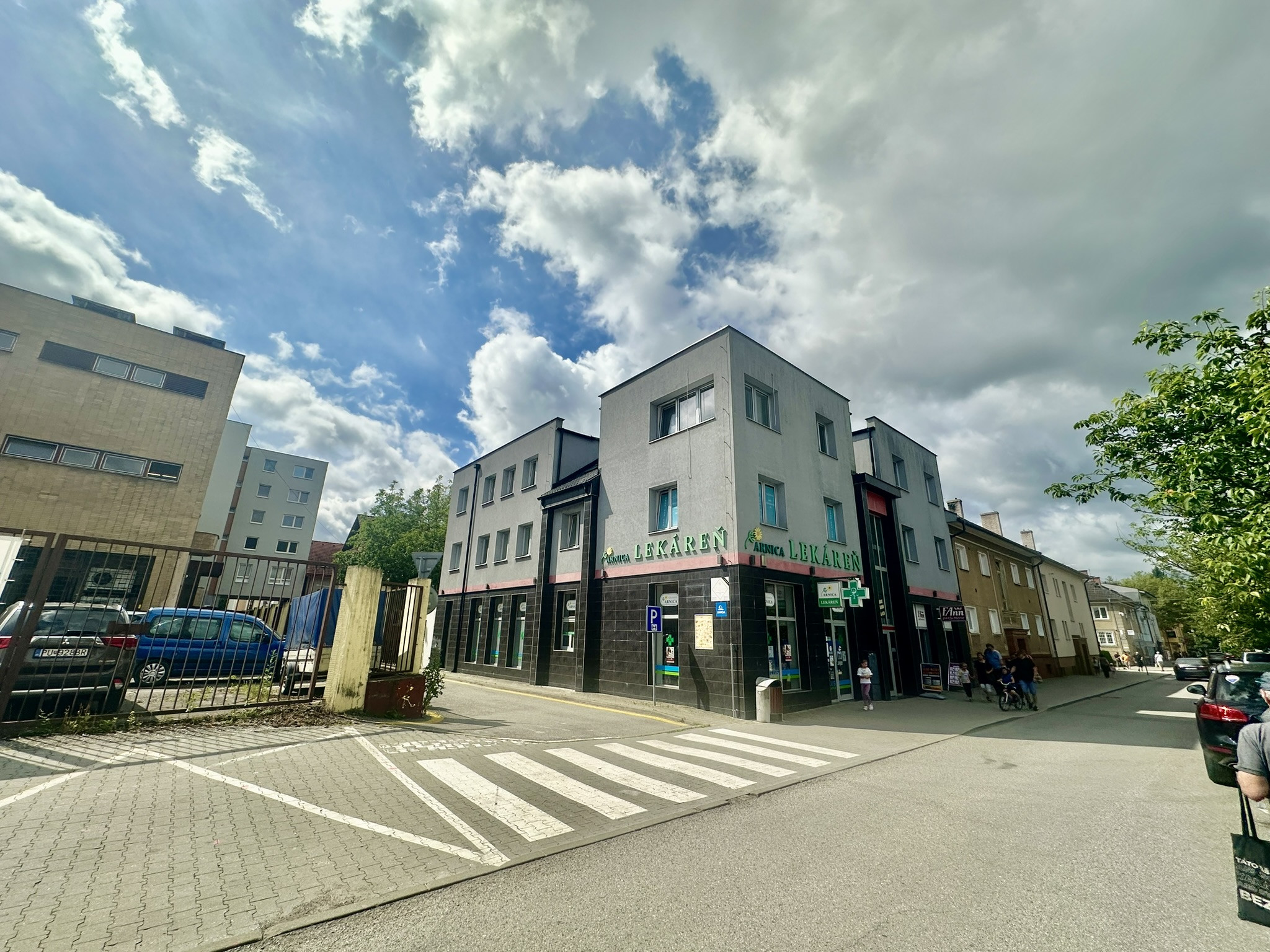 Dvojkancelária  v novostavbe rovno v centre mesta  Púchov  35 m2