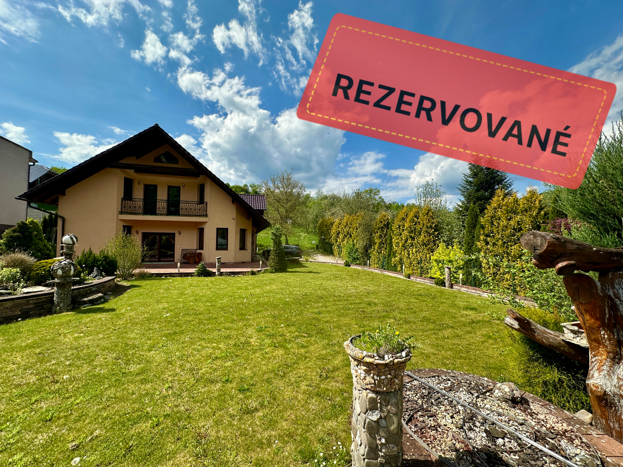 Nádherný 6 izbový rodinný dom v horskom prostredí  - Zariečie  pri  Púchove