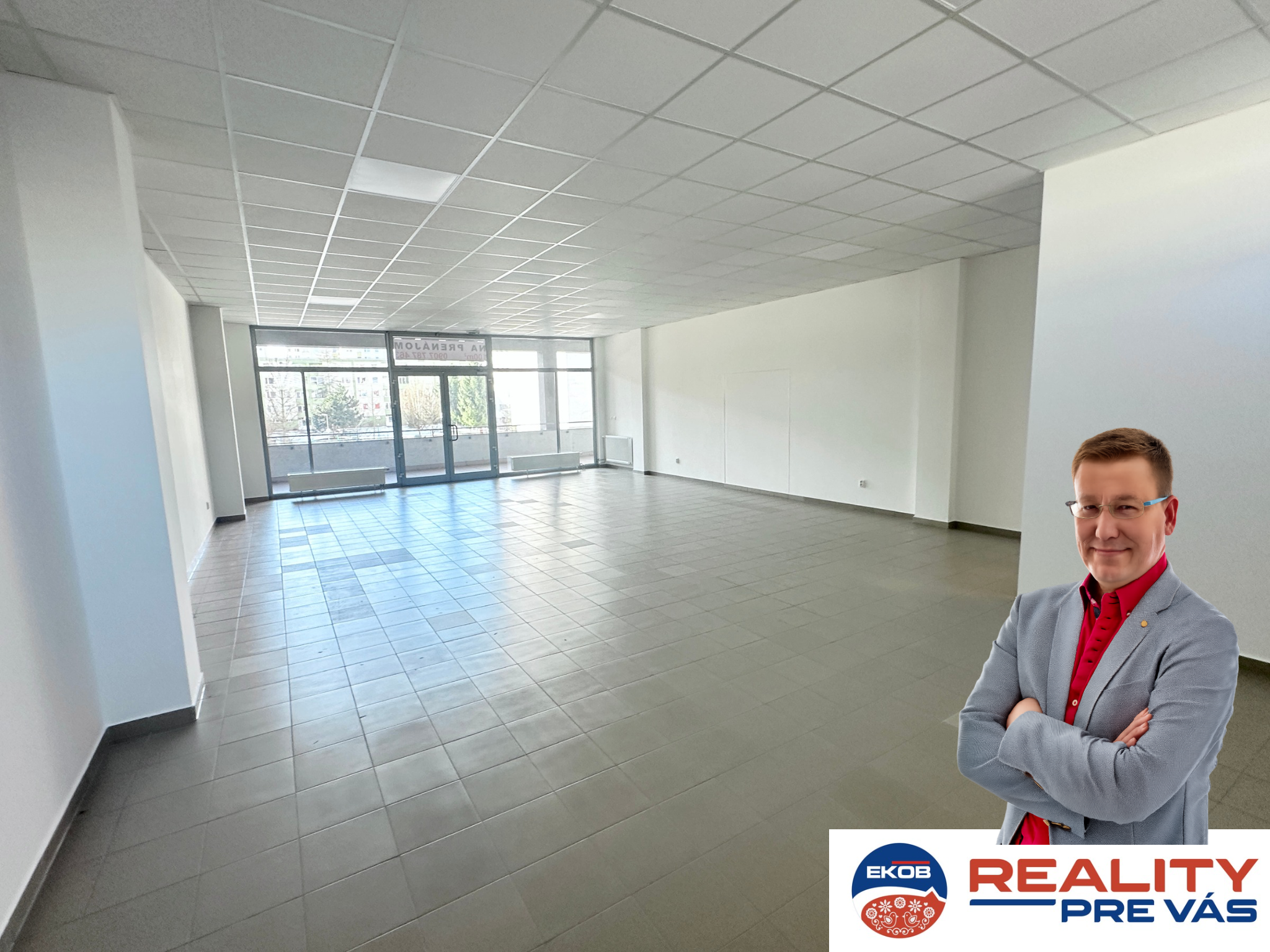 Prenájom preskleného priestoru - Dvory  Púchov   100 m 2