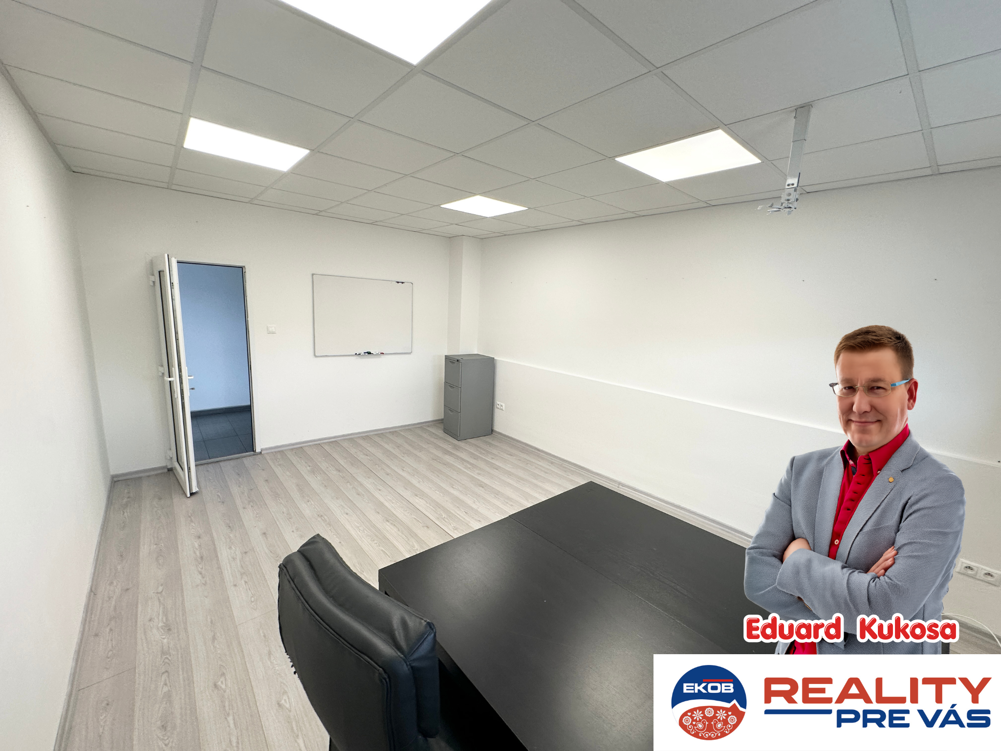 Kancelária v centre mesta  Púchov - Pasáž 20m2 na prenájom - Prenajaté
